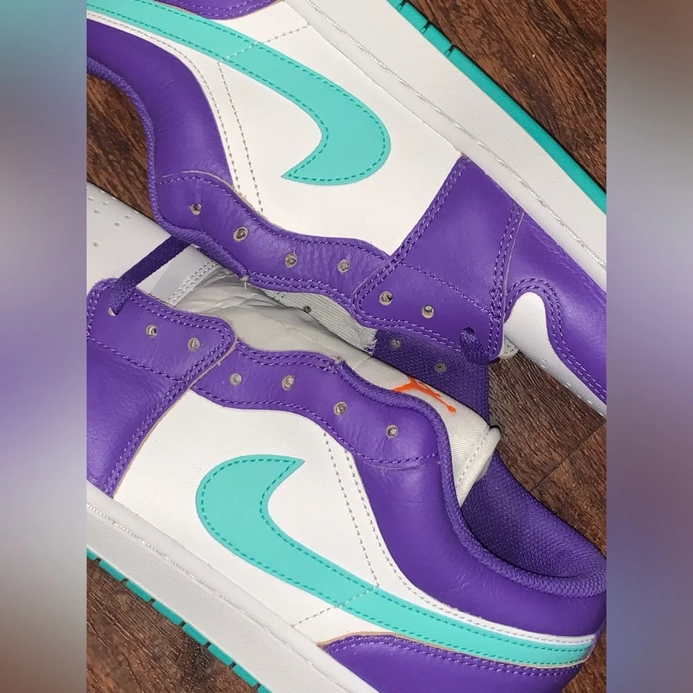 Jordan 1 low top shoes